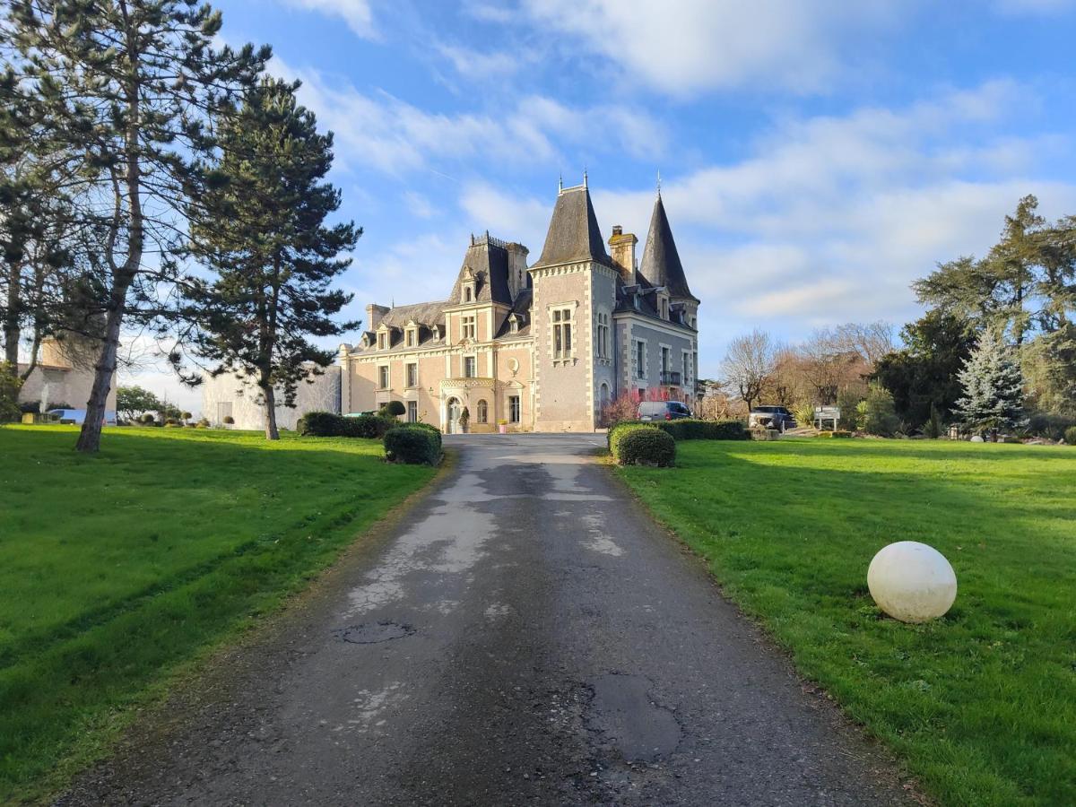 Hotel Château de la Barbinière Saint-Laurent-sur-Sèvre Esterno foto